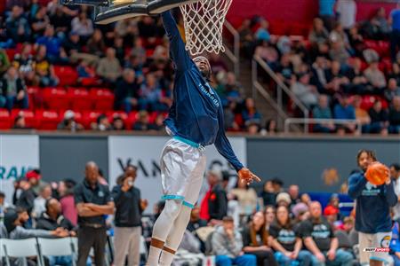 BSL - Montreal Toundra vs Frederick Flying Cows - Before game and half time show