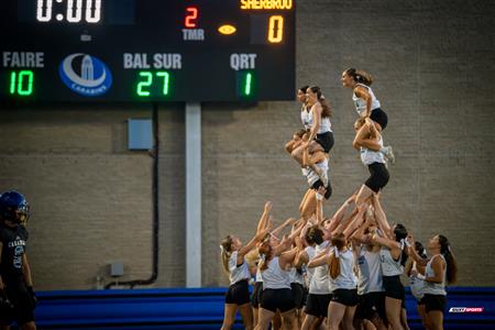 RSEQ 2024 Cherleeding Carabins - Match de Football contre le Vert-et-Or