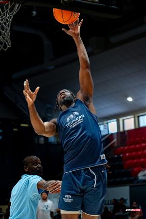 BSL - Montreal Toundra vs Frederick Flying Cows - Before game and half time show
