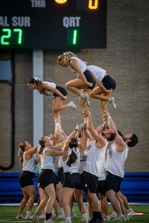 RSEQ 2024 Cherleeding Carabins - Match de Football contre le Vert-et-Or