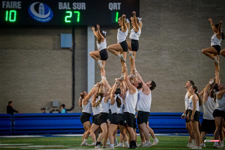 RSEQ 2024 Cherleeding Carabins - Match de Football contre le Vert-et-Or