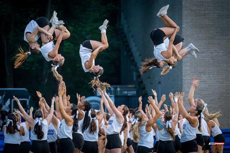 RSEQ 2024 Cherleeding Carabins - Match de Football contre le Vert-et-Or