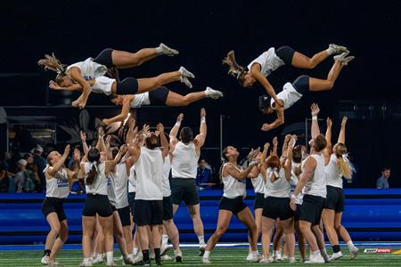 RSEQ 2024 Cherleeding Carabins - Match de Football contre le Vert-et-Or