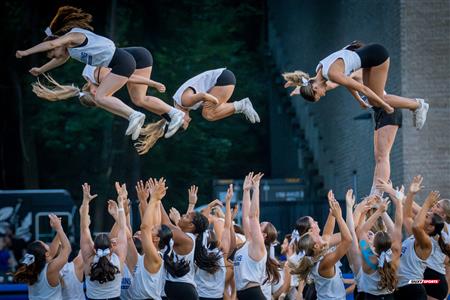 RSEQ 2024 Cherleeding Carabins - Match de Football contre le Vert-et-Or