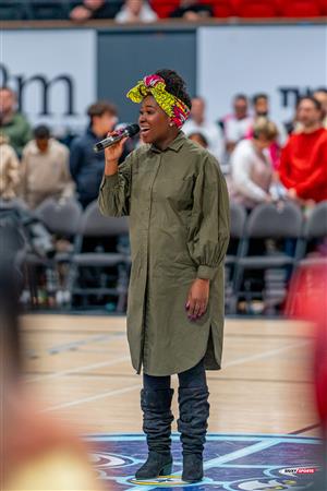 BSL - Montreal Toundra vs Frederick Flying Cows - Before game and half time show