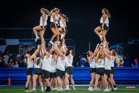RSEQ 2024 Cherleeding Carabins - Match de Football contre le Vert-et-Or