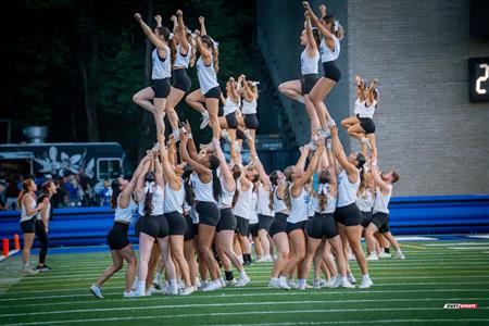 RSEQ 2024 Cherleeding Carabins - Match de Football contre le Vert-et-Or