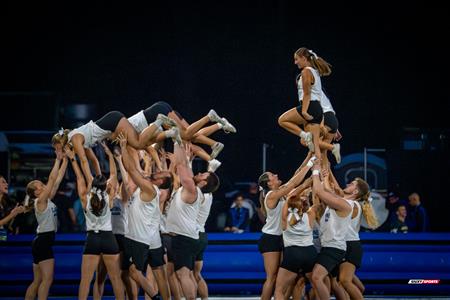RSEQ 2024 Cherleeding Carabins - Match de Football contre le Vert-et-Or