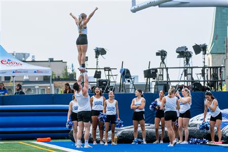 RSEQ 2024 Cherleeding Carabins - Match de Football contre le Vert-et-Or